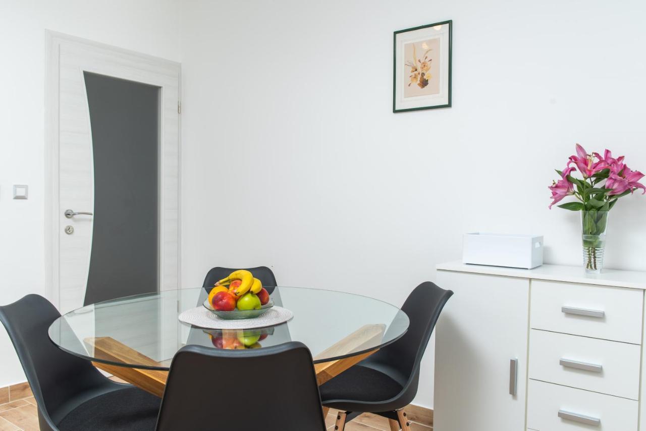 Apartment Kiki Kaštel Štafilić Eksteriør billede