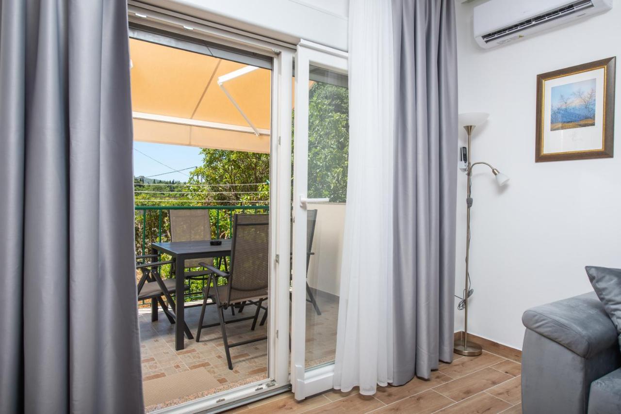 Apartment Kiki Kaštel Štafilić Eksteriør billede